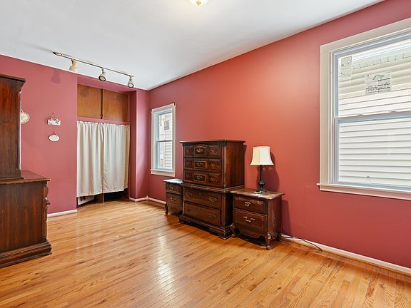 5th image of 4010 N Octavia Ave