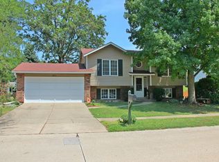 1953 Tealwood Cove Dr, Florissant, MO 63031