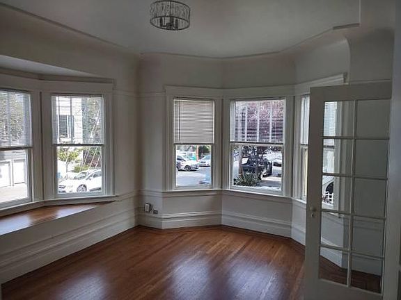 3rd image of 191 27th St #191