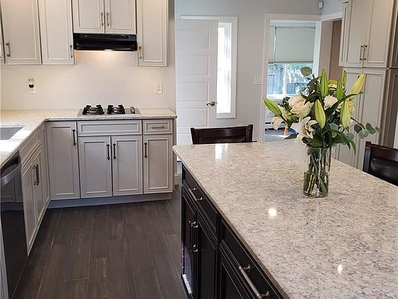 2nd image of 221 Garden St