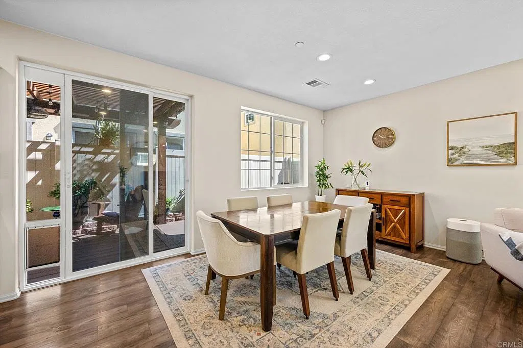 3 bed, 2.5 bath, 1781 sqft, $3,950 — Photo 3