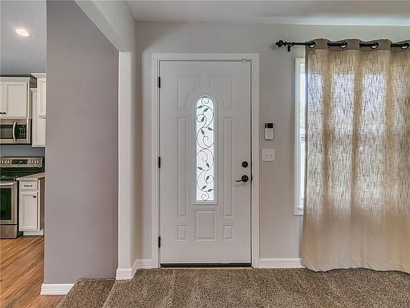 4th image of 10820 Tumilty Ave