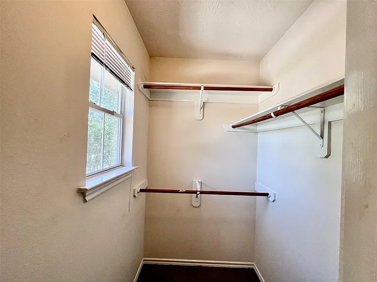 2811 Hackamore Hollow Ln — Photo 16
