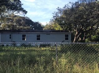 10111 Osceola Dr, Weeki Wachee, FL 34613