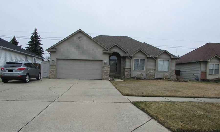 1st image of 31573 Riverbend Dr