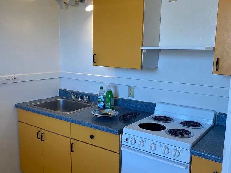 336 S 6th St W #1-24 — Photo 16
