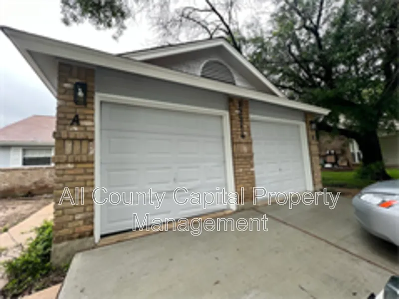 2 bed, 1.0 bath, 840 sqft, $1,675 — Photo 2