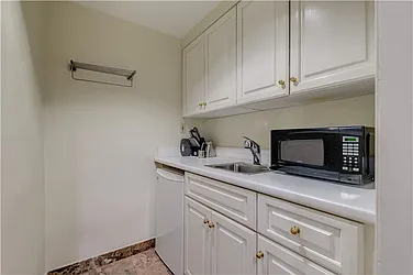 Sold by Lin Pan Realty Group LLC