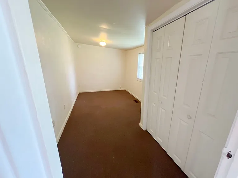 411 Florence St — Photo 10