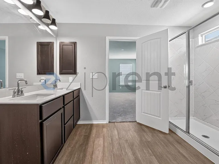 536 Ayinger Ln — Photo 24