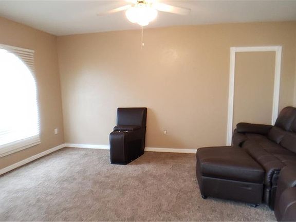 3rd image of 2254 E 11th St