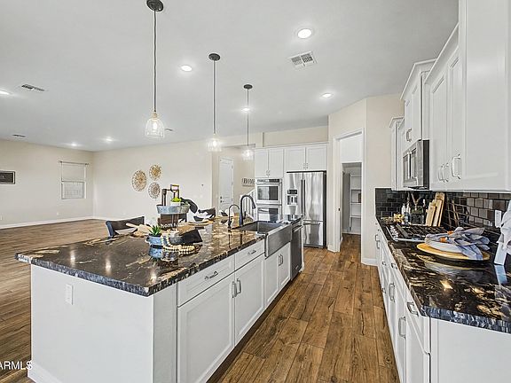 4th image of 21167 W MINNEZONA Avenue