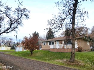 9605 140th Ave NE, Cavalier, ND 58220