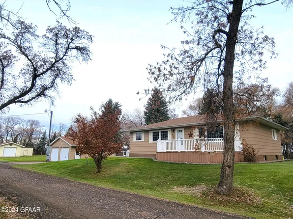 9605 140th Ave NE, Cavalier, ND 58220