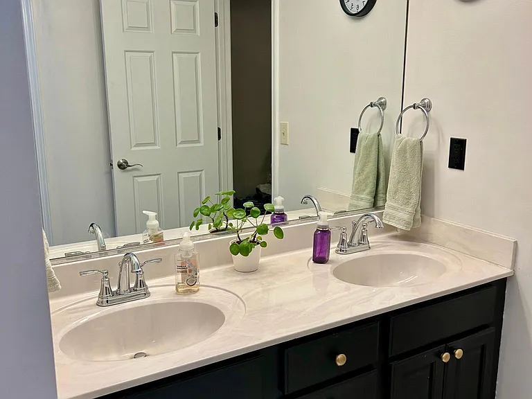 114 Montclair Ct — Photo 18