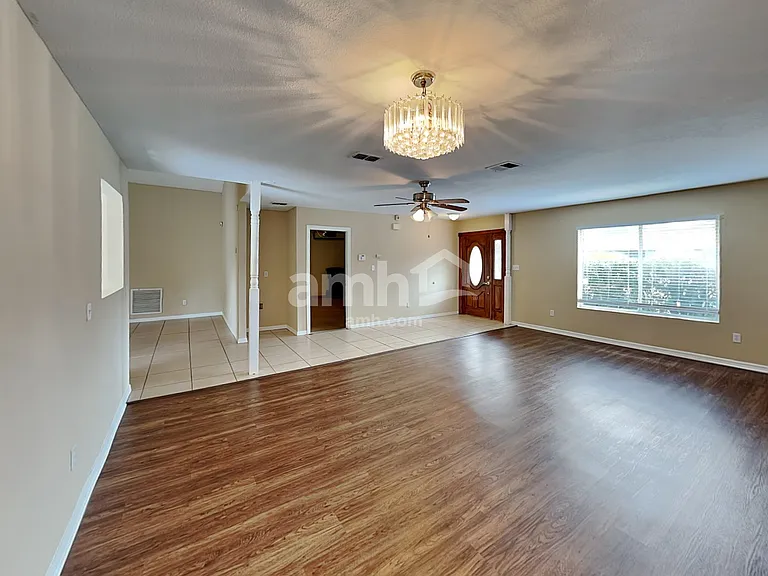 1014 Gore Dr — Photo 3