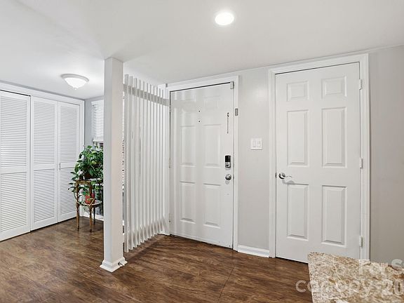 5th image of 9319 S Vicksburg Park Ct