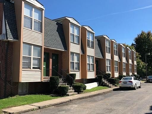 1st image of 142 W 8th Ave