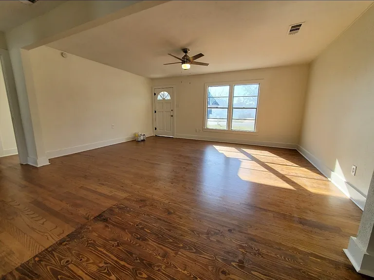 2421 Loy Lake Rd — Photo 3