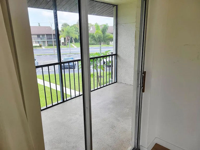6285 Chasewood Dr #F — Photo 13
