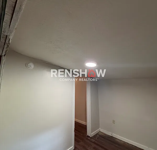 450 Bedwell St — Photo 17