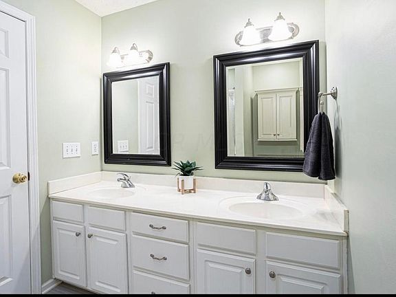 2nd image of 456 Heartland Meadows Ct