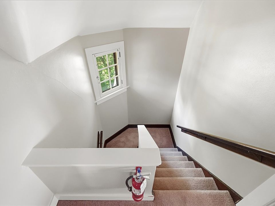 58th image of 505 E Linden Ave