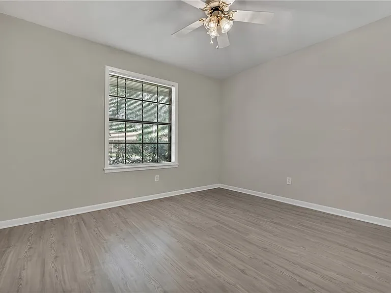 2312 Windsor Dr — Photo 11