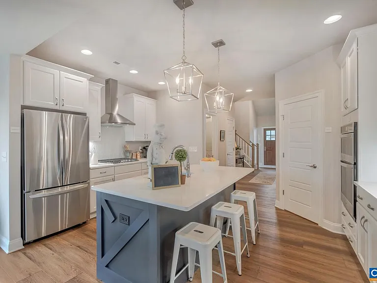2132 Northside Dr — Photo 5