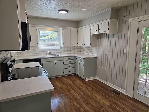 4th image of 1529 Avondale Dr