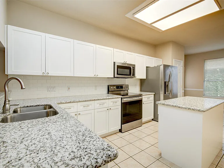 18422 Auburn Woods Dr — Photo 21