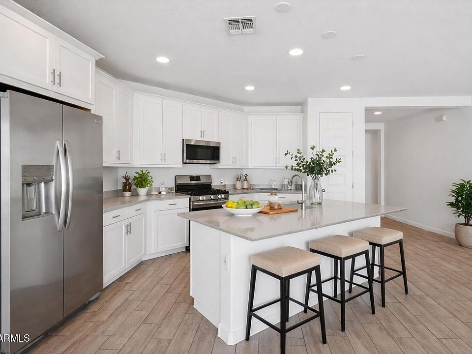 1st image of 2542 W PECAN Road