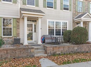 1075 Traditions Ct, Chaska, MN 55318