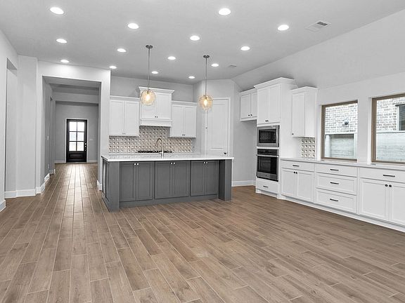 2nd image of 6726 Mountain Brook Way