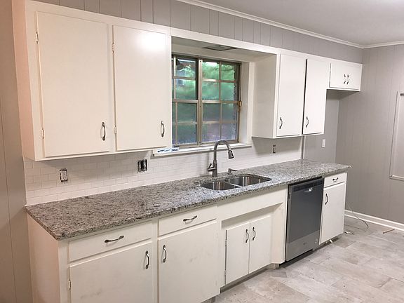 2nd image of 3707 Eddy Pl