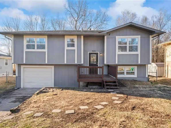 305 W McDonald St, Edgerton, KS 66021