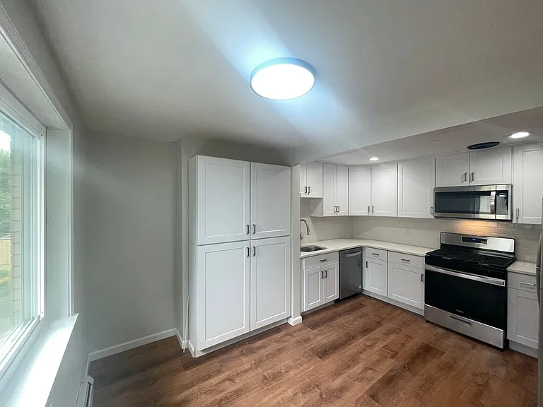 1354 Amherst St #2 — Photo 3