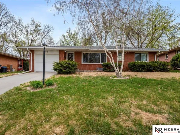 2740 Austin Dr, Lincoln, NE 68506