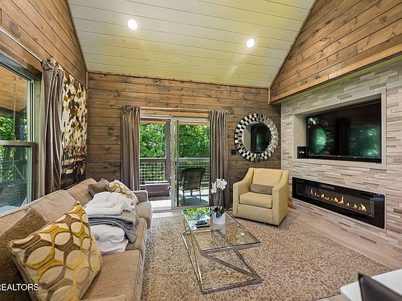 5th image of 233 Cherokee Path Way