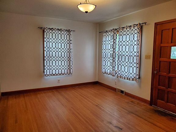 3rd image of 1514 W 26th St