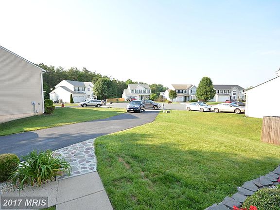2nd image of 5 Saint Ives Ct