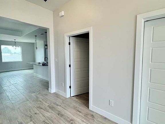 4th image of 3711 Aquamarine Dr