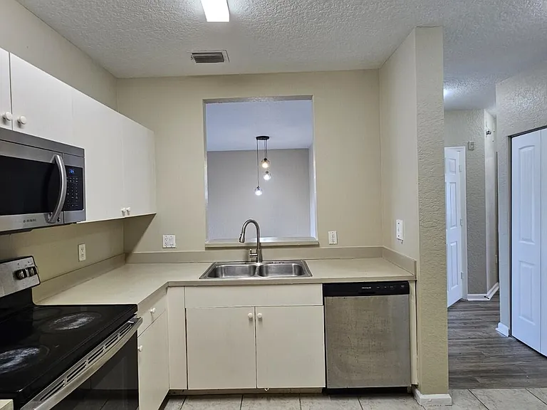 1063 Golden Lakes Blvd #322 — Photo 6