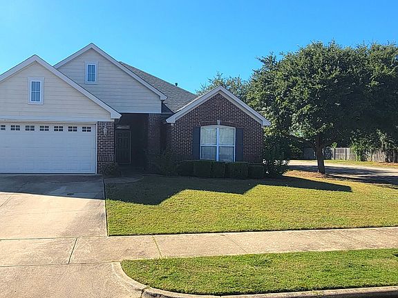 2nd image of 3500 Claiborne Cir