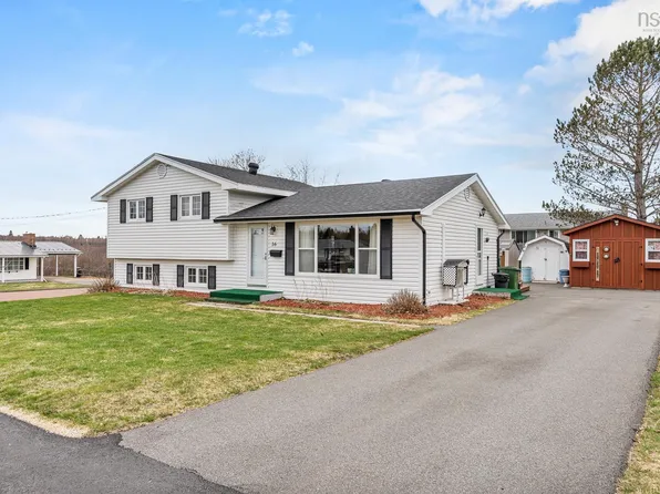 16 Thompson Dr, Colchester, NS B2N 5L6