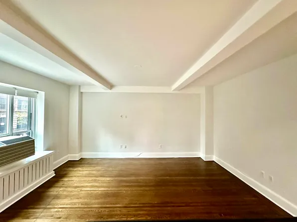 1080 Amsterdam Avenue image 7 of 29