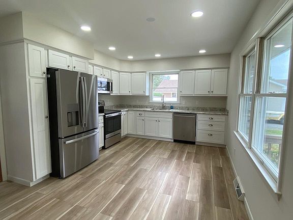 2nd image of 337 Grace St