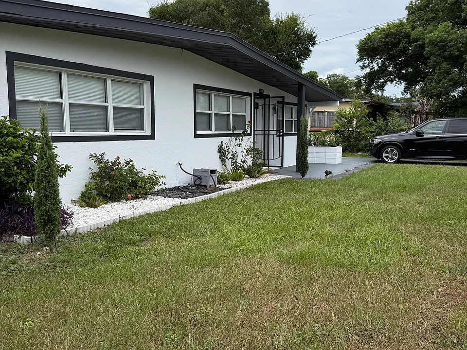 4870 Seminole Ave