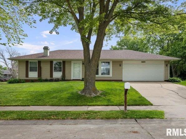 5647 Quercus Ln, Davenport, IA 52806