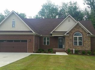 54 Spring Breeze Dr, Tullahoma, TN 37388